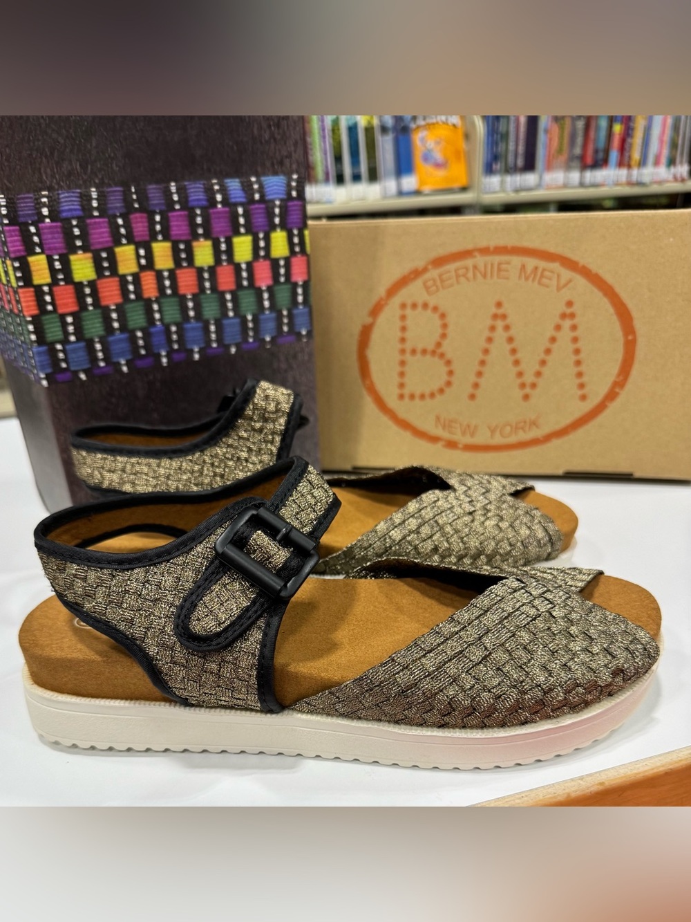 Bernie Mev Sz 39 Woven Buckle Sandals in Beige and Black - Picture 6 of 7